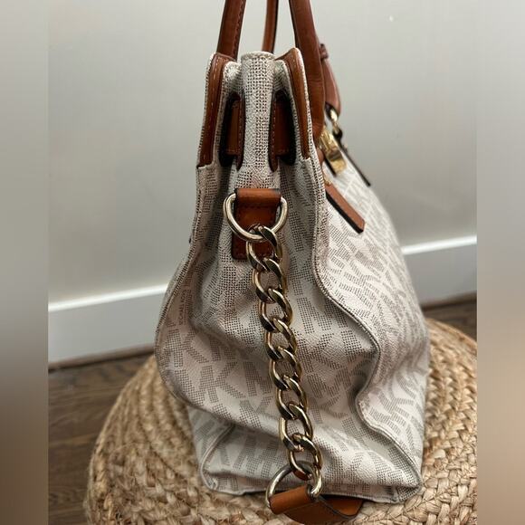 Michael Kors MK Hamilton Large North/South Tote-Vanilla - Monogram - Picture 5 of 11